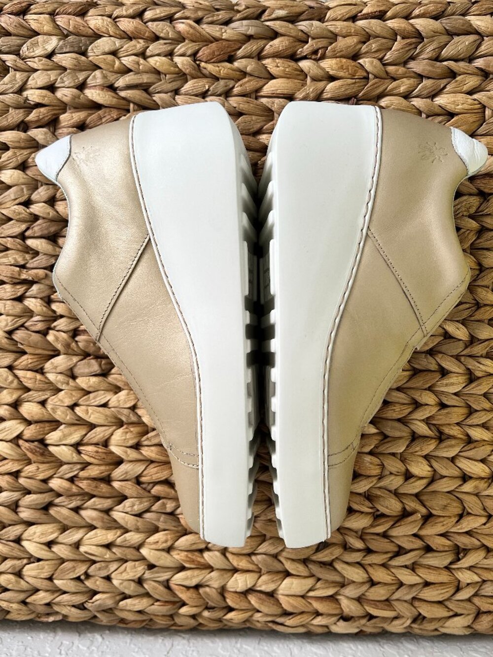 NIB FLY London Dublin Gold Leather Wedge Trainers Size 40 (W8.5) - Picture 5 of 7